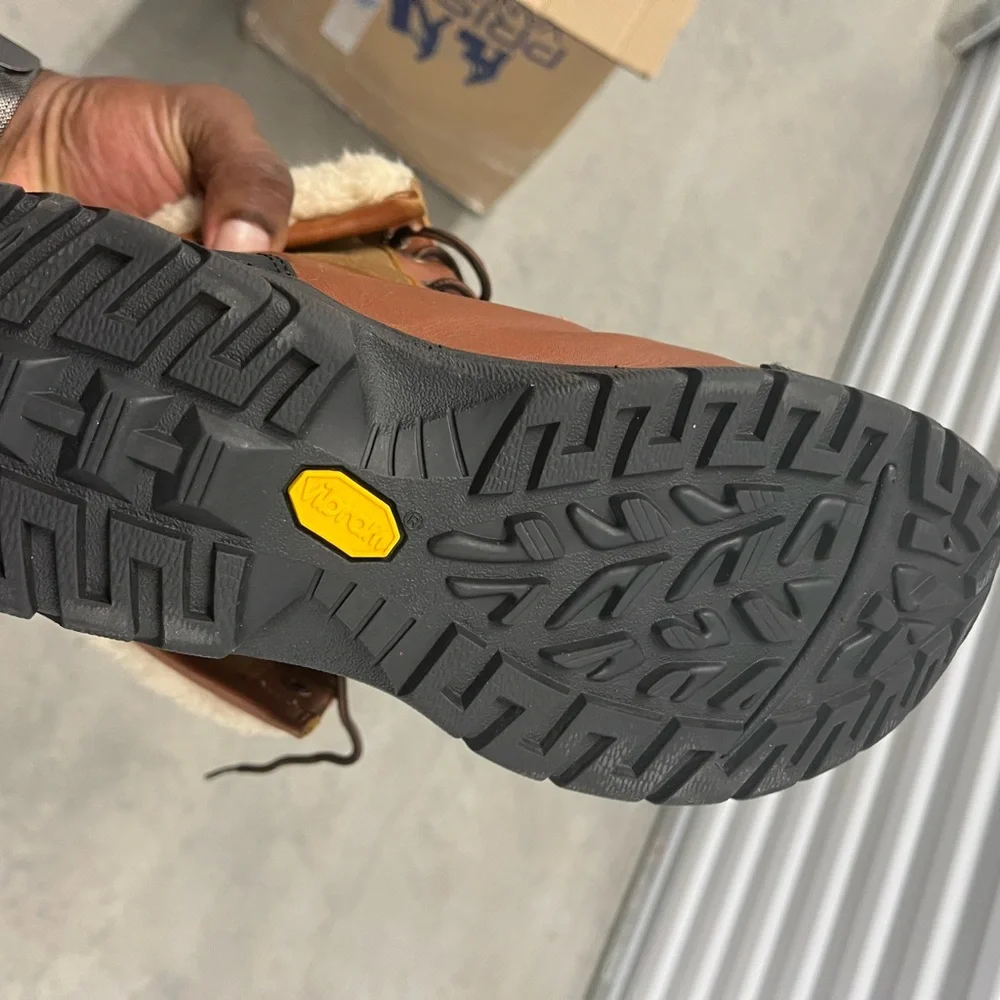 UGG Boots - Picture 5 of 8